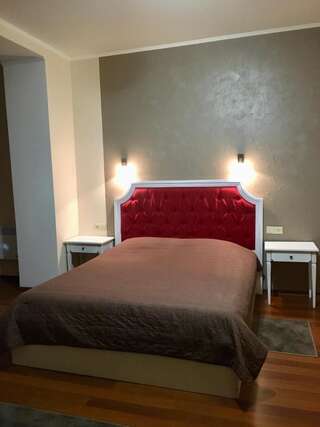 Апарт-отели Helen Hotel Николаев Семейный номер-5