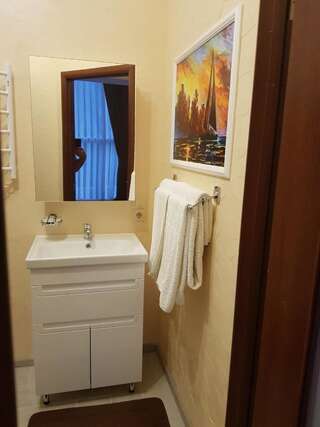 Апарт-отели Helen Hotel Николаев Стандартный номер с кроватью размера "queen-size"-3